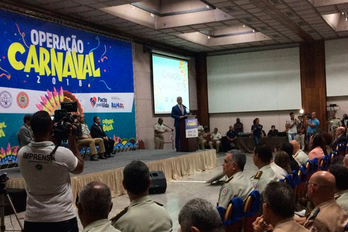 Policiais terão câmera acoplada à farda durante o Carnaval 