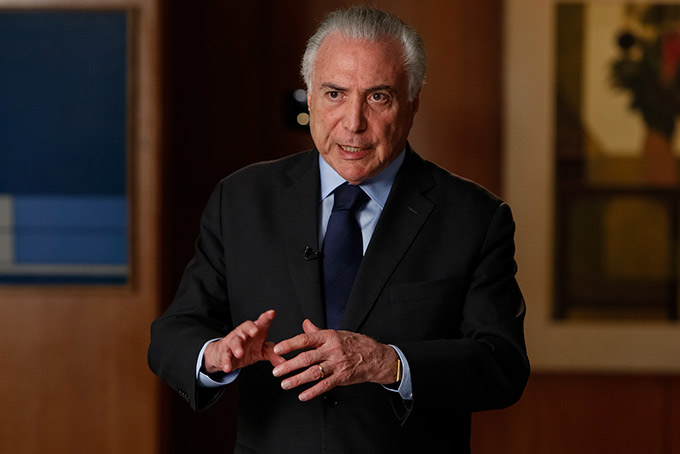 Governo vai trabalhar para que reduções da gasolina cheguem às bombas