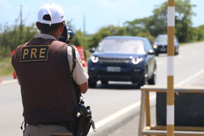 260 mil veículos devem passar pela BA-099 durante o Carnaval