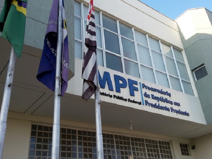 MPF quer suspensão de leis sobre gênero e escola sem partido