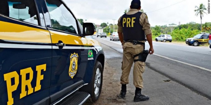 Mulher é presa ao transportar dez quilos de crack e cocaína 