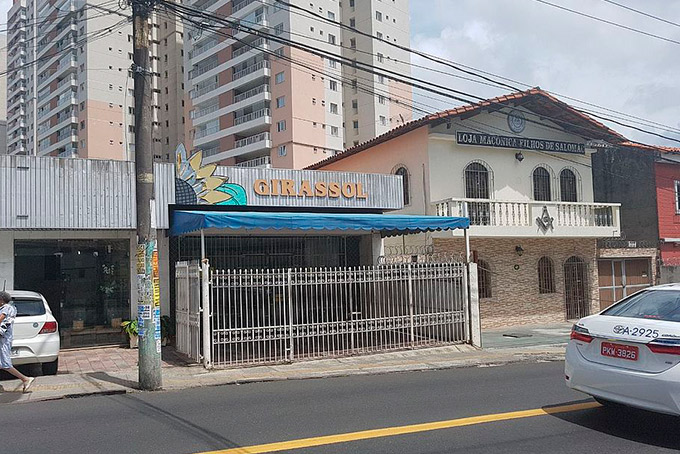 Homem morre e dono de restaurante é baleado durante assalto