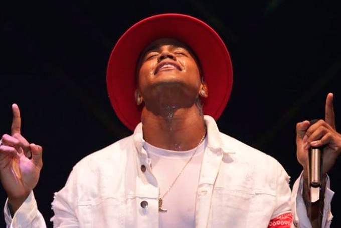 Léo Santana foi o artista mais ouvido nas rádios de todo país
