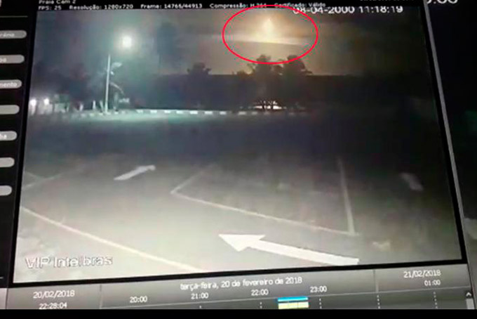 Clarão no céu foi causado por meteoro, dizem astrônomos