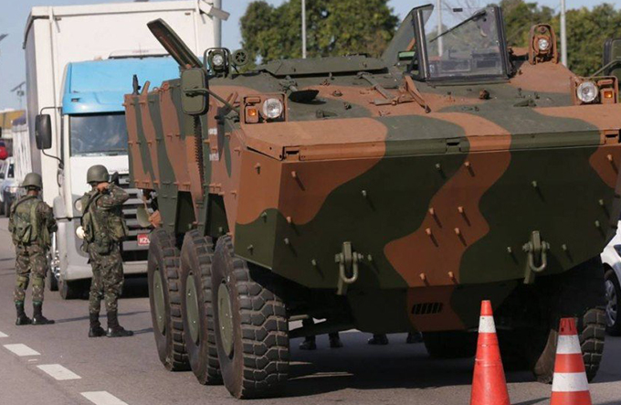 Exército vai atuar para deter entrada de drogas e armas no Rio