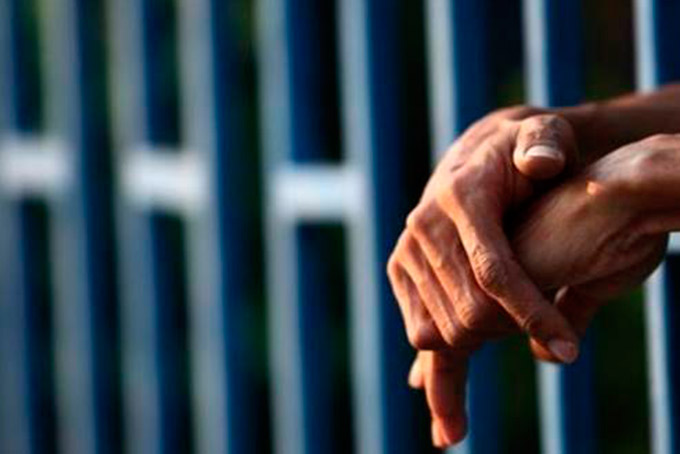Dois anos após crime, homem é preso suspeito de estuprar filha 