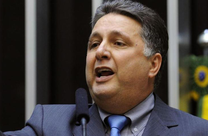 Garotinho é internado após sentir dores no peito