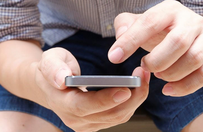 Como celulares roubados são desbloqueados e vendidos no Facebook?