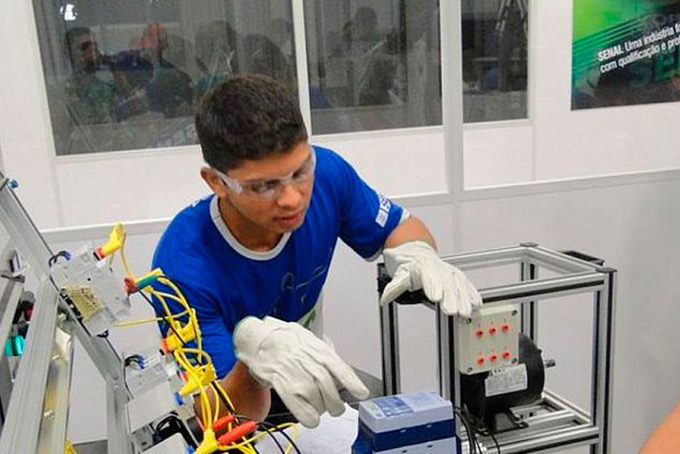 Programa oferece 105 vagas para curso profissionalizante