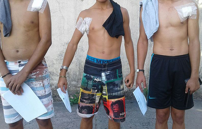 Passageiro surta, mata adolescente a facadas e fere três 