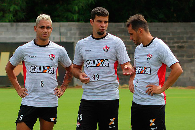 Vitória enfrenta o Bragantino hoje, pela Copa do Brasil