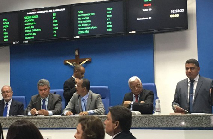 Justiça suspende liminar que determina afastamento do presidente da Câmara