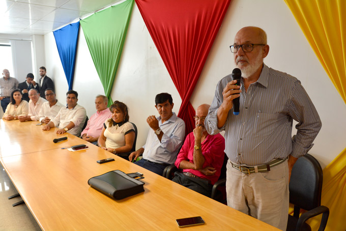 Novo secretário de Educação toma posse em Dias d' Ávila