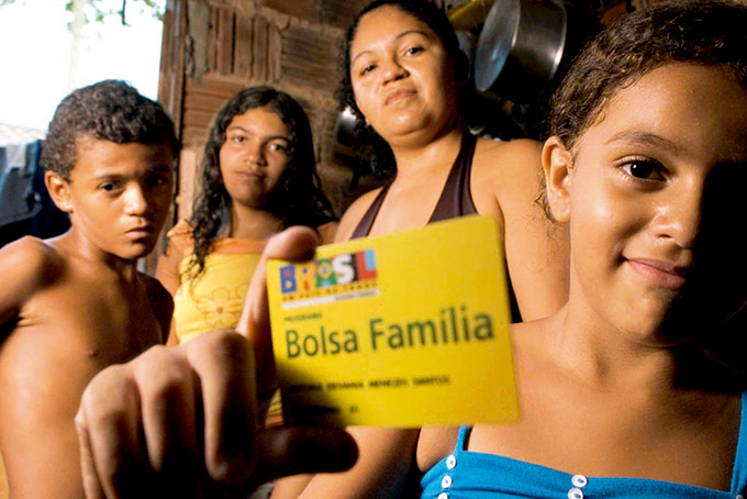 Reajuste do Bolsa Família será no mínimo de 2,95%