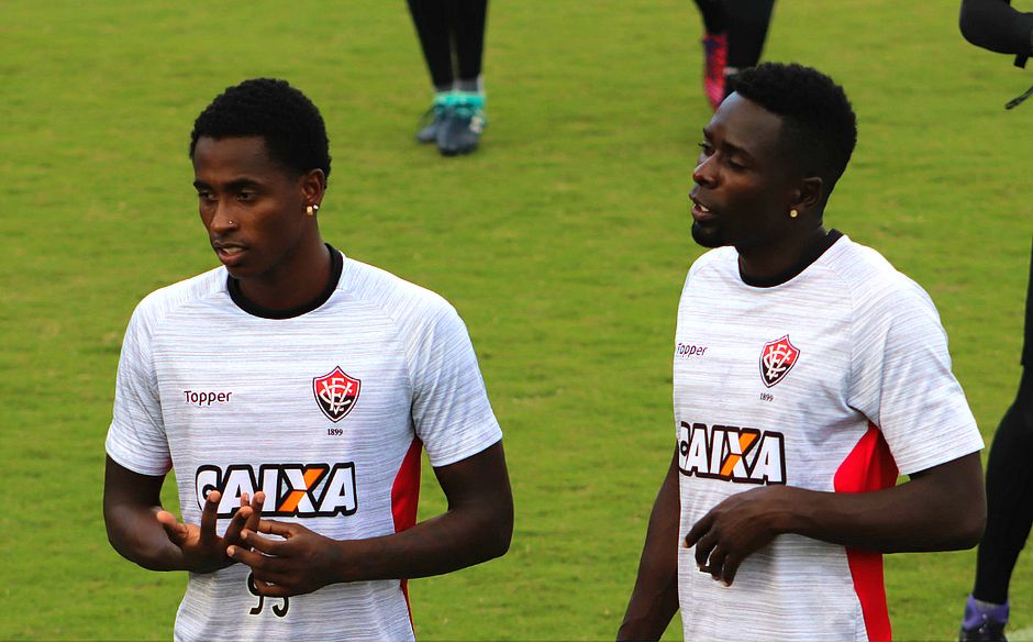 Com Kanu e Denilson de volta, Vitória está pronto para o Flu