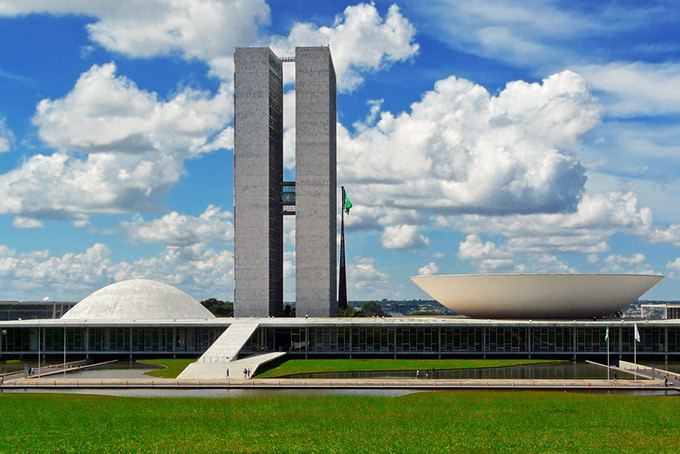 Planalto segura liberação de emendas para exigir fidelidade 