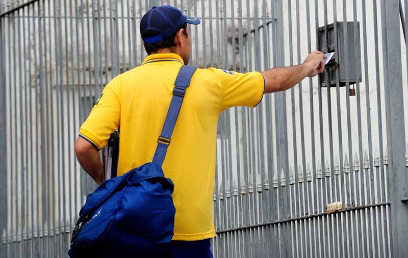 Funcionários dos Correios entram em greve nesta segunda