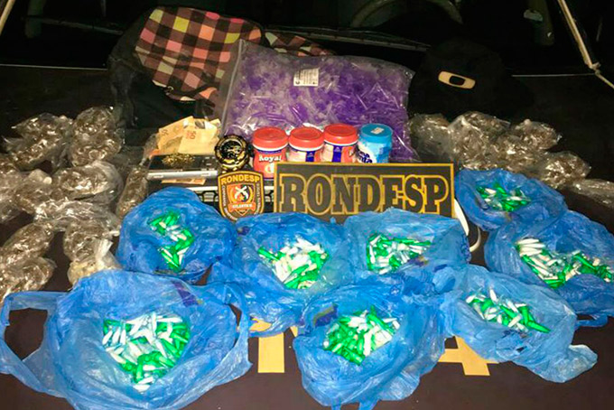 Jovem é preso com 1.200 porções de drogas 