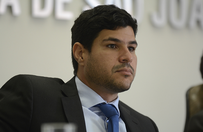  Paulo Henrique cobra reajuste salarial para diretores 