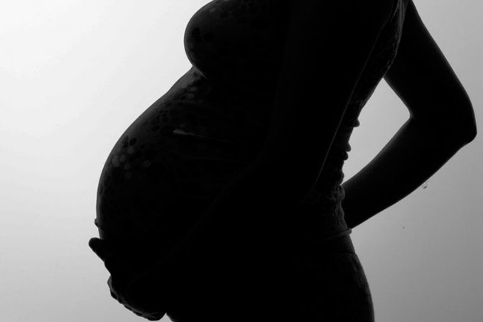Homem é preso após estuprar e engravidar a filha de 14 anos