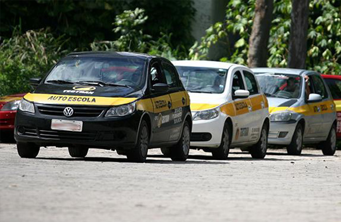 Regra que exigia curso e prova para renovação de CNH será revogada