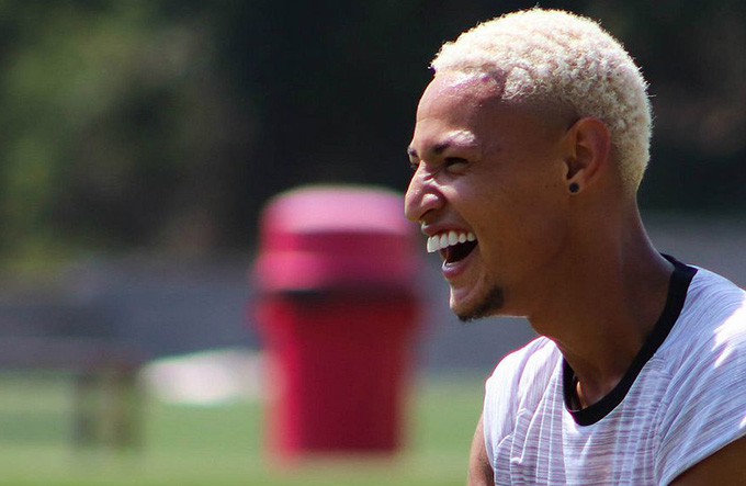 Talento de Neilton é arma do Vitória contra o Bahia de Feira