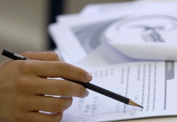 Aumento do tempo para prova do Enem agrada professores e candidatos