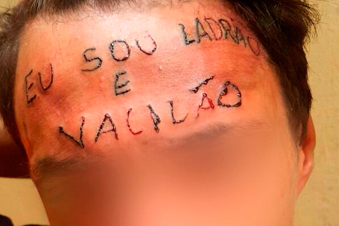 Jovem que teve testa tatuada foi preso roubando desodorantes