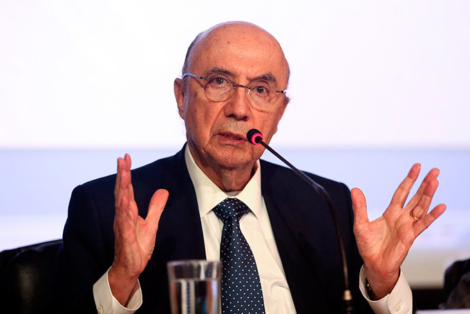 Meirelles decide renunciar Ministério para se candidatar à Presidência