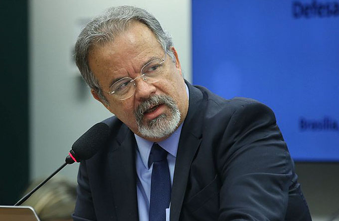 Ministro diz que tiros contra caravana de Lula são inaceitáveis