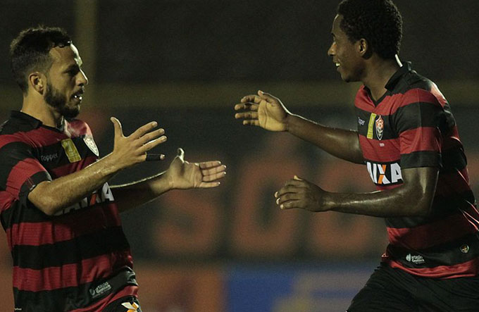 Vitória vence o Globo e avança como líder às quartas do Nordestão
