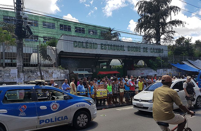 Pescador é executado na frente de colégio estadual no bairro da Liberdade