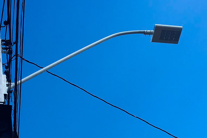 Primeira luminária de LED é instalada no centro de Mata 