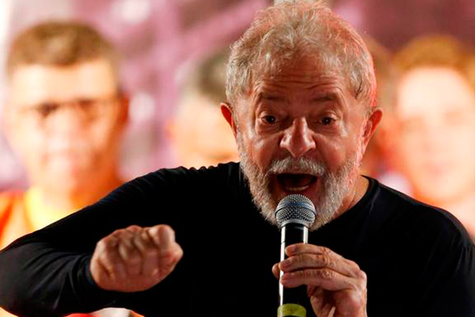 Após decisão, Lula admite a aliados que está fora das eleições