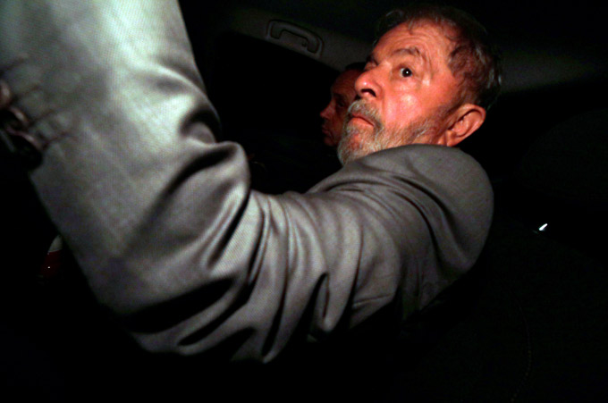 Moro decreta prisão de Lula e dá até 17h de sexta para se entregar à PF