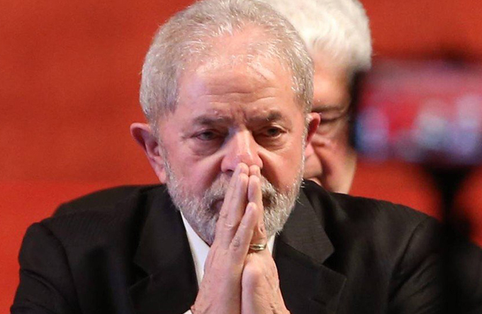 Defesa de Lula emite nota após pedido de prisão