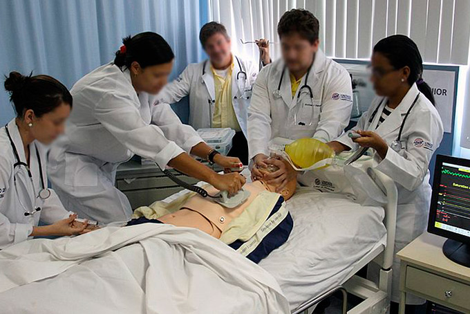 MEC suspende criação de cursos de Medicina por cinco anos