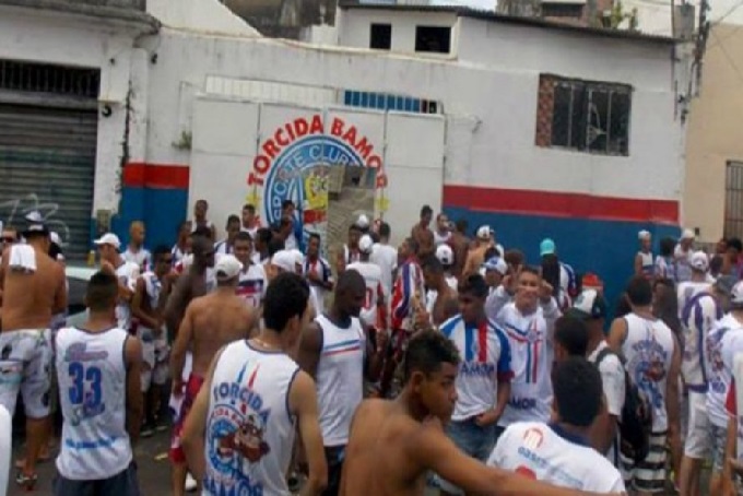 Três integrantes da torcida Bamor são baleados 