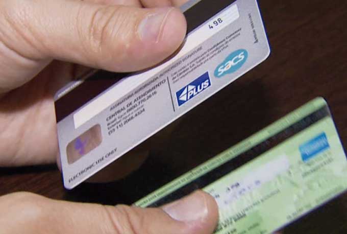 Juros do cartão de crédito chegam a 323% ao ano, diz Anefac