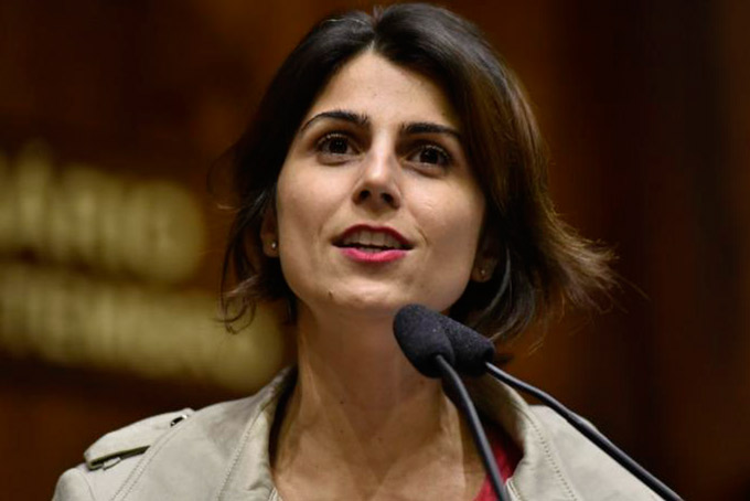Manuela diz que suspendeu atividades como pré-candidata 