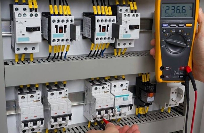  Proativa oferta curso gratuito de eletricista predial e industrial
