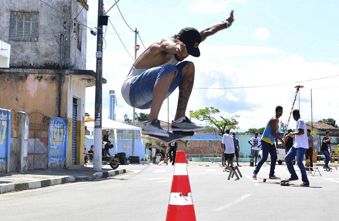 Skate em Ação promove Sarau Multicultural em Praia do Forte