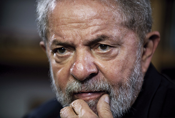 Preso, Lula ocupa primeiro lugar em pesquisa para eleições