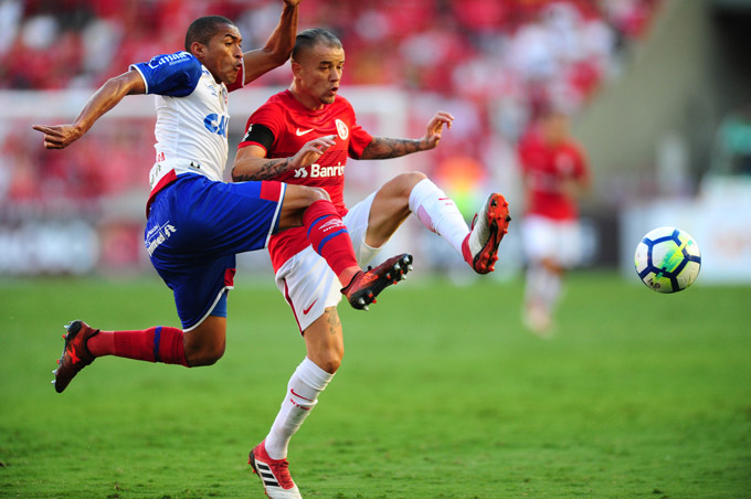 Bahia joga mal e perde para o Internacional na estreia