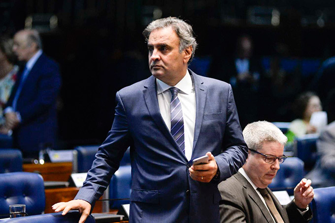 Prestes a ser julgado no STF, Aécio se diz 'ingênuo' e nega crimes