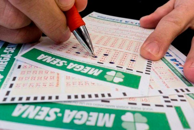 Mega-Sena pode pagar R$ 6 milhões nesta terça (17)