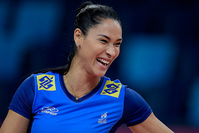 Bicampeã olímpica, Jaqueline volta à seleção como líbero