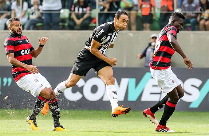 Vitória erra demais e perde para o Atlético Mineiro, fora de casa