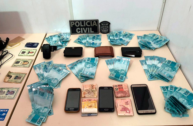 Cinco são presos com cerca de R$ 10 mil em notas falsas 