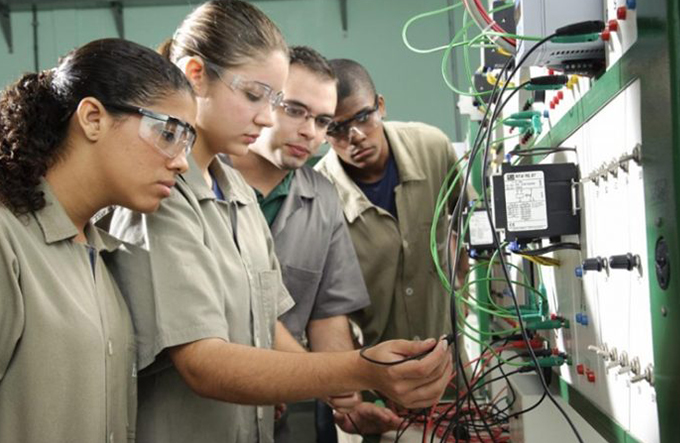 Senai abre 4.830 vagas em cursos técnicos e 481 bolsas